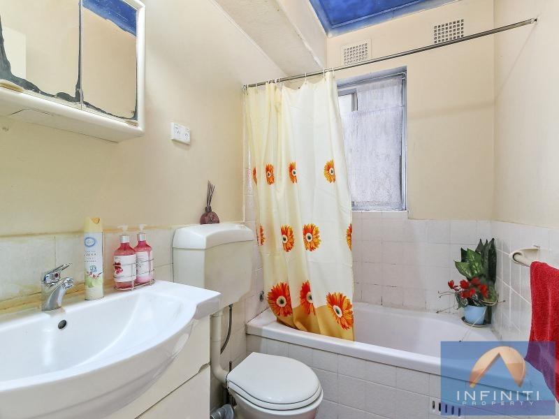 13/5 Lachlan Street, Warwick Farm NSW 2170