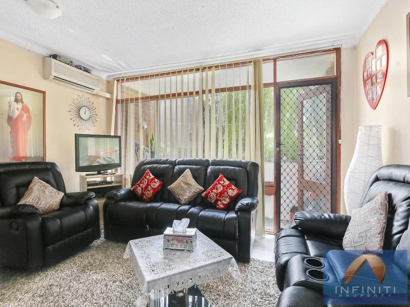 13/5 Lachlan Street, Warwick Farm NSW 2170