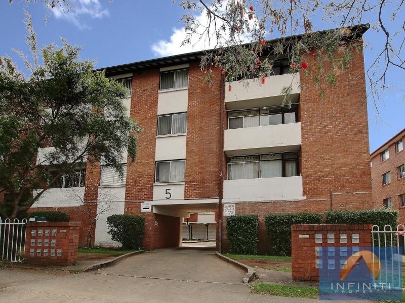 13/5 Lachlan Street, Warwick Farm NSW 2170