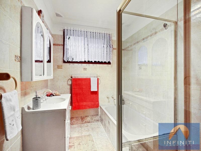 15 Musgrave Crescent, Fairfield West NSW 2165