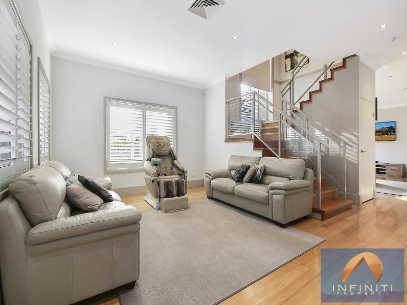 20 Moondarra Drive, West Hoxton NSW 2171