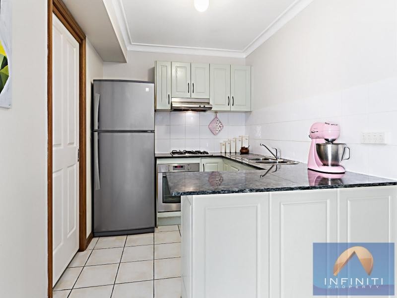 10/3 Turner Place, Casula NSW 2170