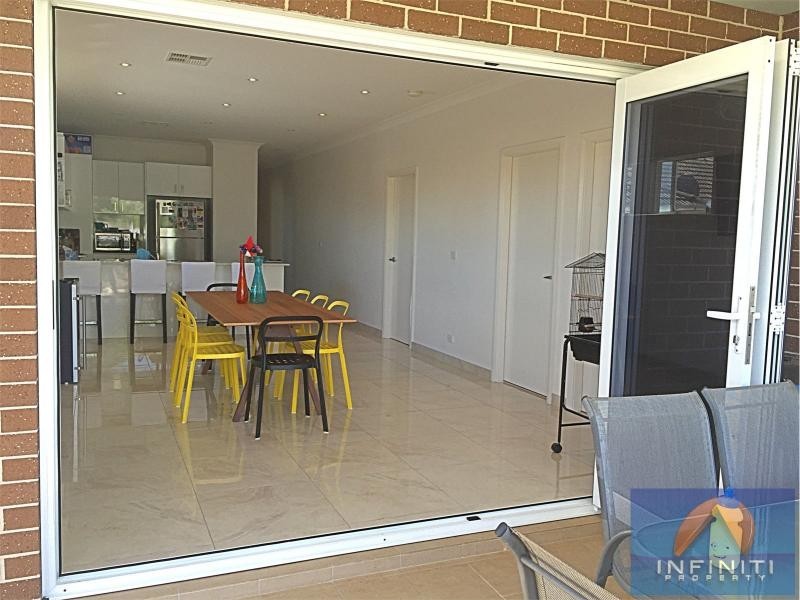 33 Carnation Avenue, Casula NSW 2170