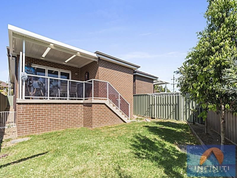 33 Carnation Avenue, Casula NSW 2170