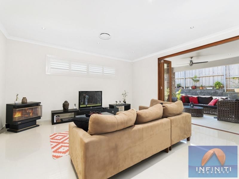 25 Manton Avenue, West Hoxton NSW 2171