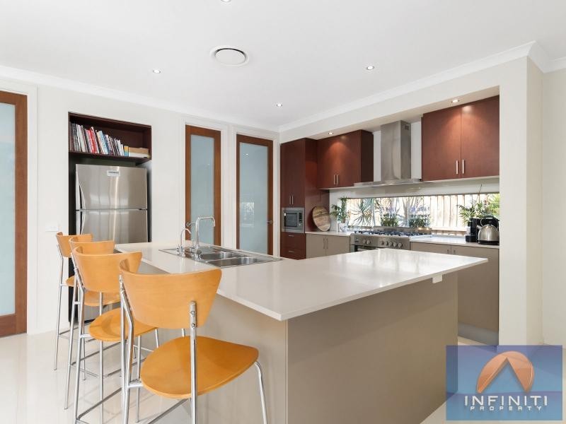 25 Manton Avenue, West Hoxton NSW 2171