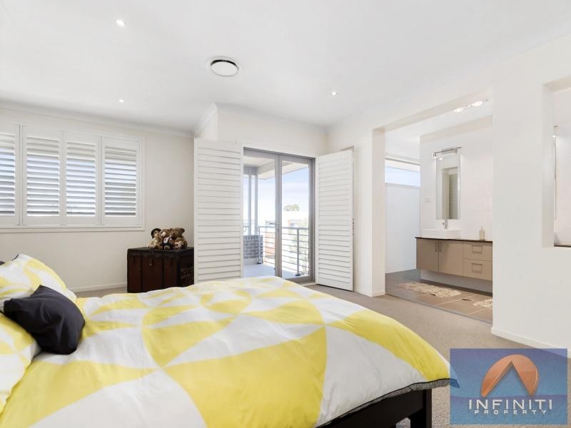 25 Manton Avenue, West Hoxton NSW 2171
