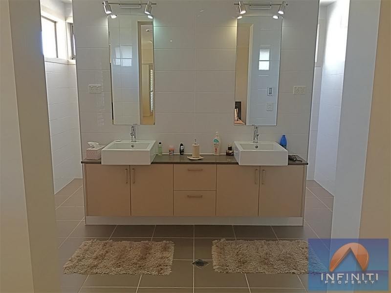 25 Manton Avenue, West Hoxton NSW 2171