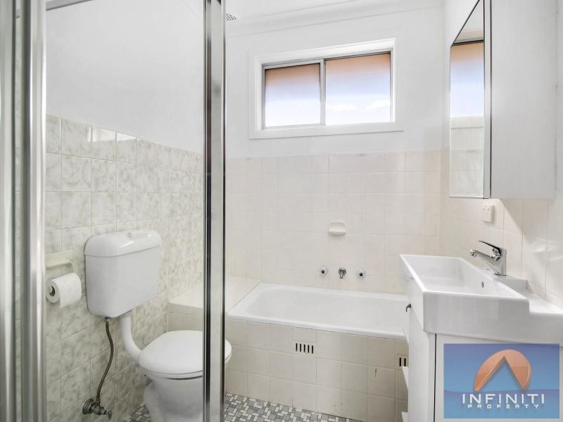 15 Basildon Road, Canley Heights NSW 2166