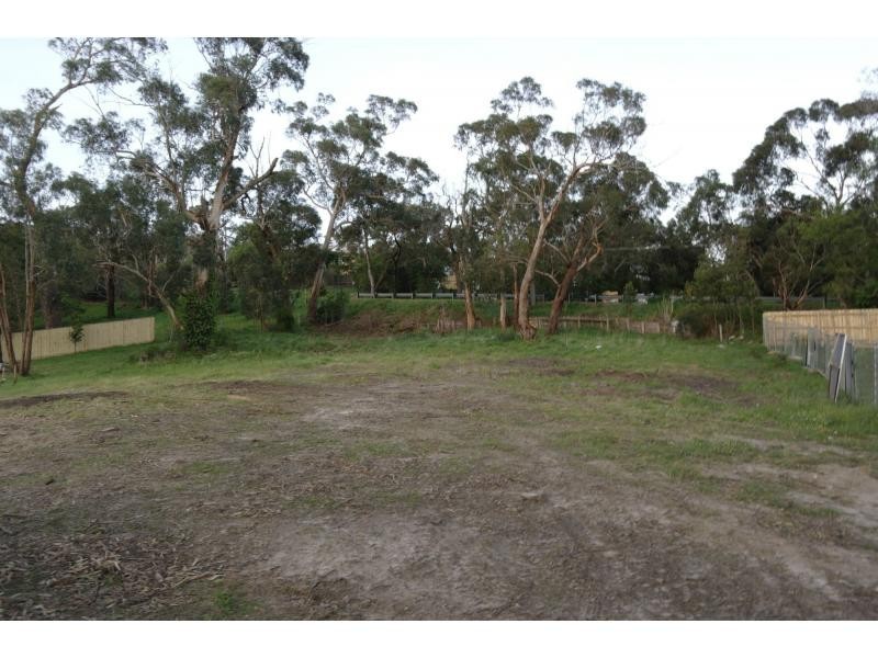 16 Maddison Avenue, Mount Eliza VIC 3930