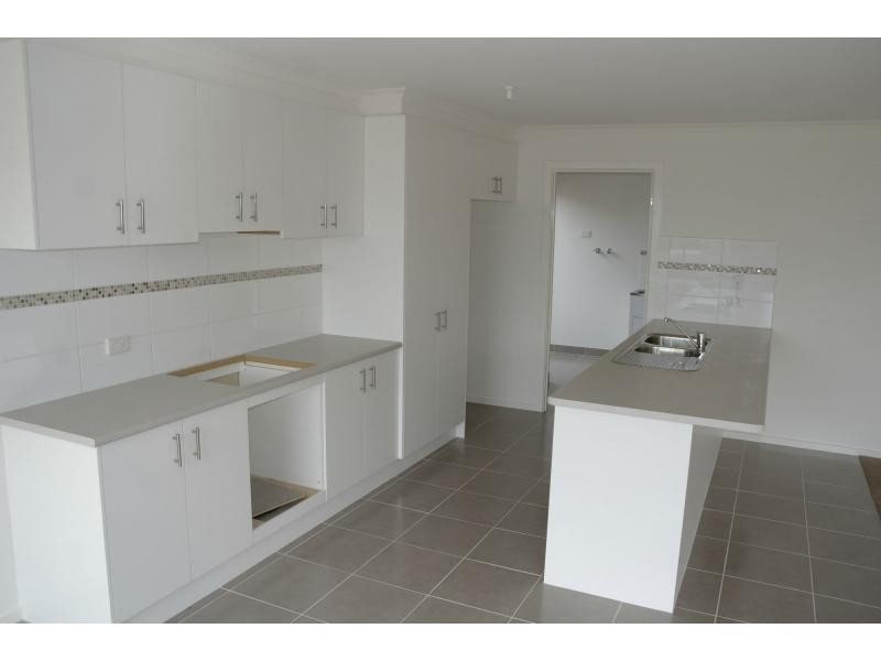 L12 Botham, Pakenham VIC 3810