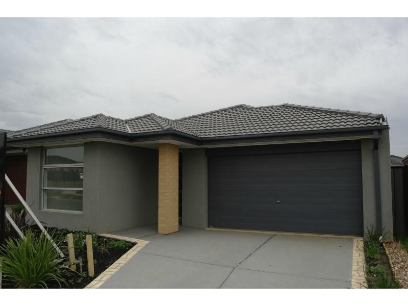 Clyde North VIC 3978