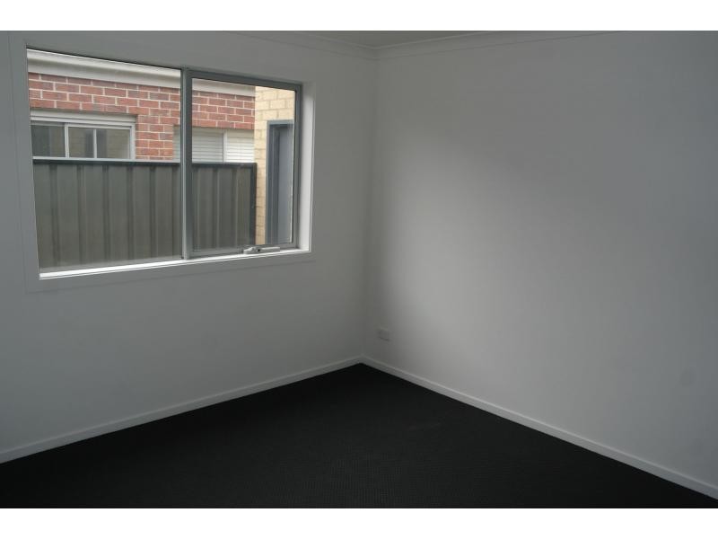 Clyde North VIC 3978