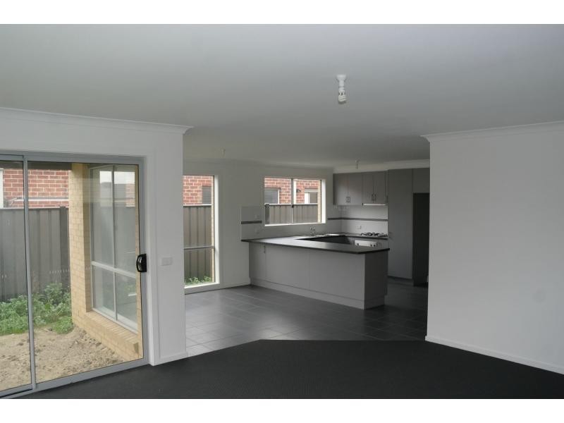 Clyde North VIC 3978