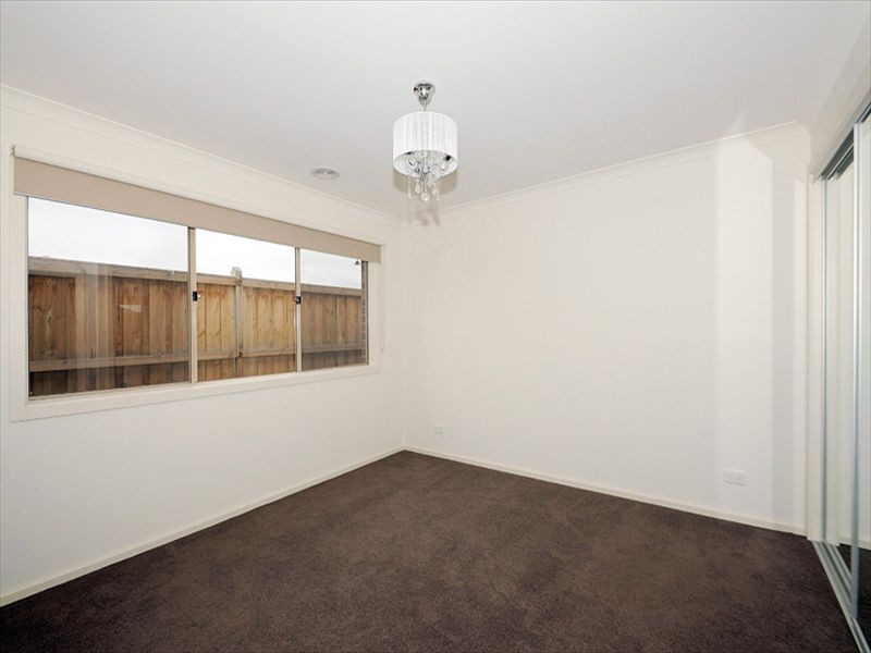 45 Chantenay Parade, Cranbourne North VIC 3977