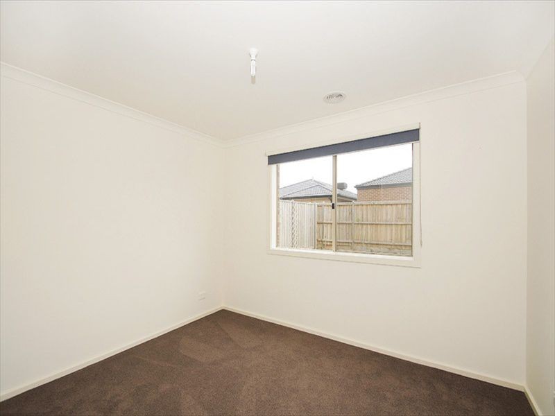 45 Chantenay Parade, Cranbourne North VIC 3977