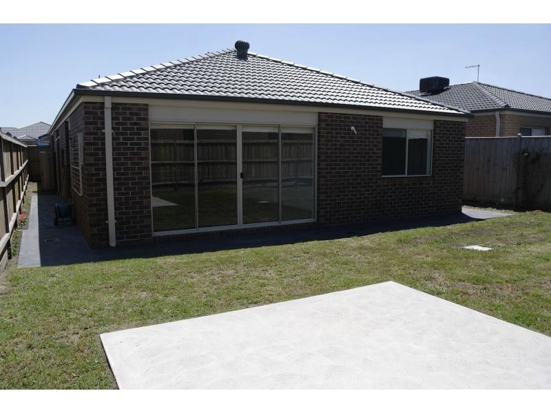 45 Chantenay Parade, Cranbourne North VIC 3977