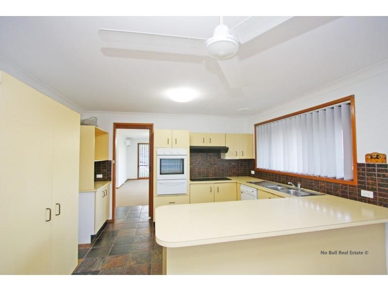 8 Mildura Close, Eleebana NSW 2282