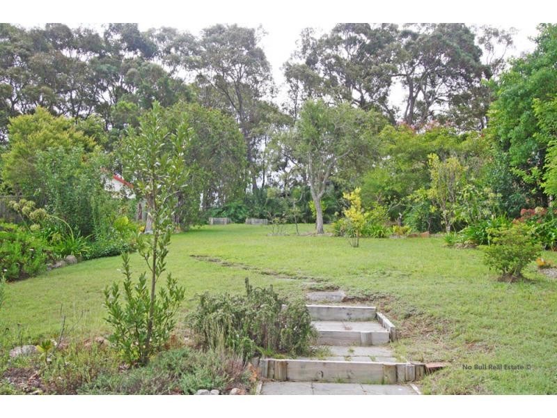 13 Ambrose Street, Carey Bay NSW 2283