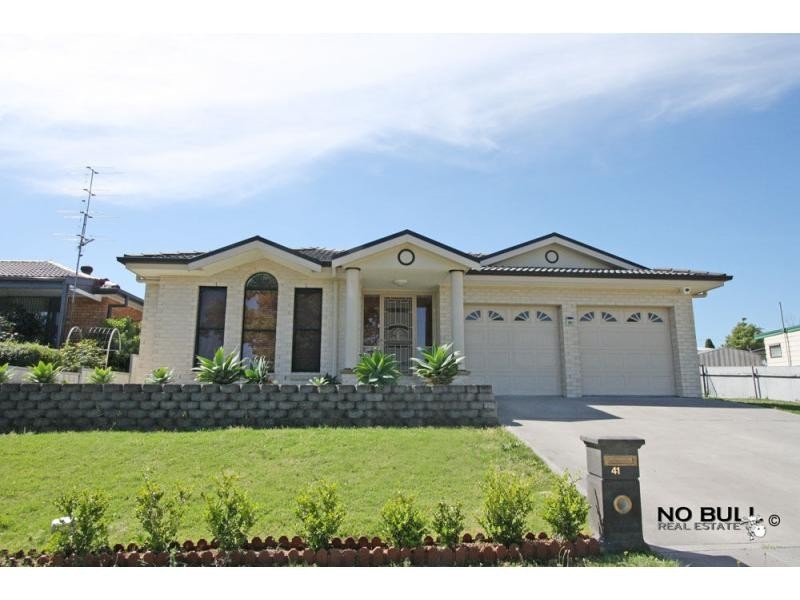 41 Neath Street, Pelaw Main NSW 2327