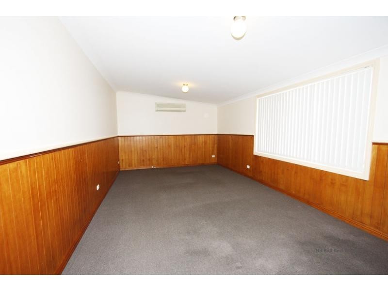 4 Earl Street, Holmesville NSW 2286