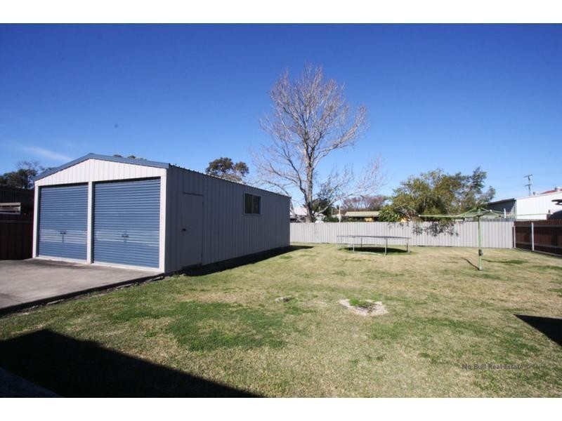 4 Earl Street, Holmesville NSW 2286