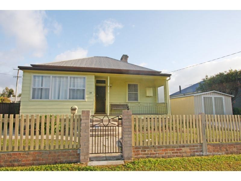 19 William Street, Holmesville NSW 2286