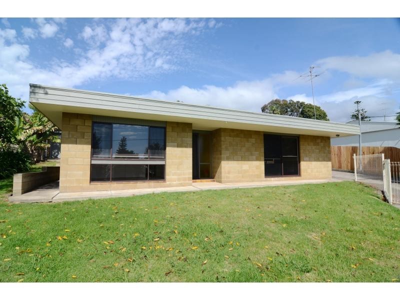 Duplex 1/13 Maling Street, Eden NSW 2551