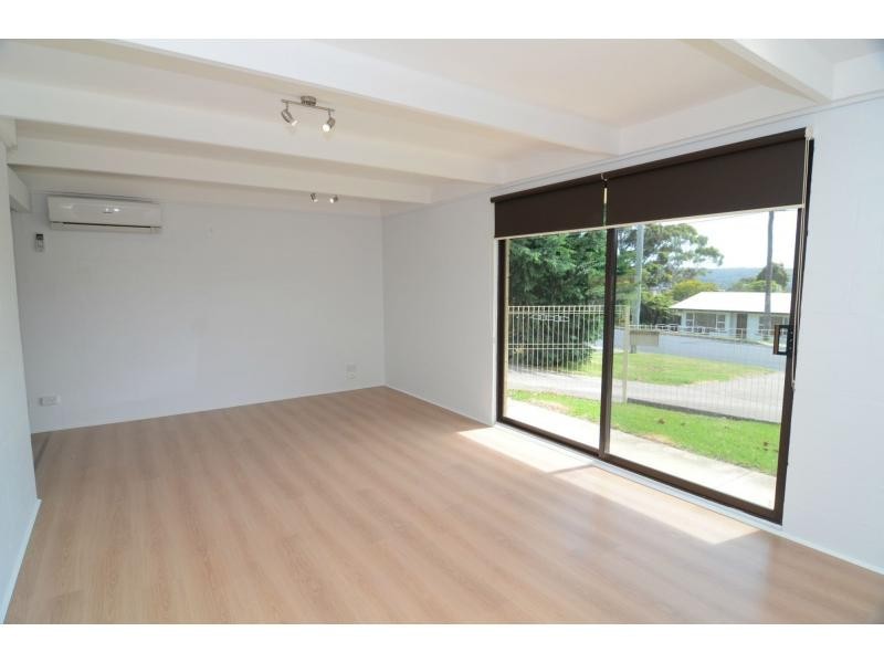 Duplex 1/13 Maling Street, Eden NSW 2551