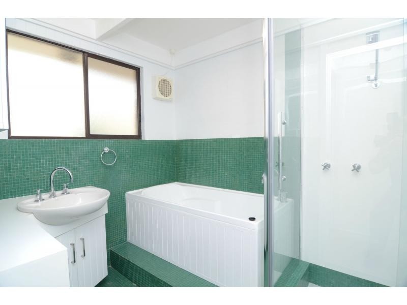 Duplex 1/13 Maling Street, Eden NSW 2551