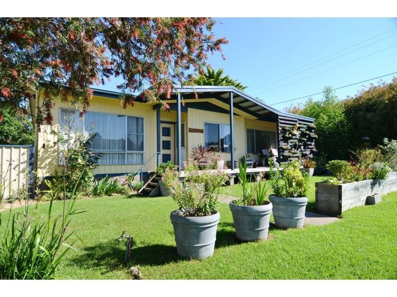2 Linton Street, Eden NSW 2551