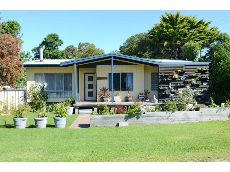 2 Linton Street, Eden NSW 2551