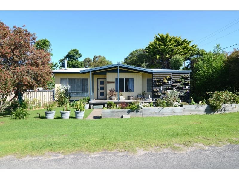 2 Linton Street, Eden NSW 2551