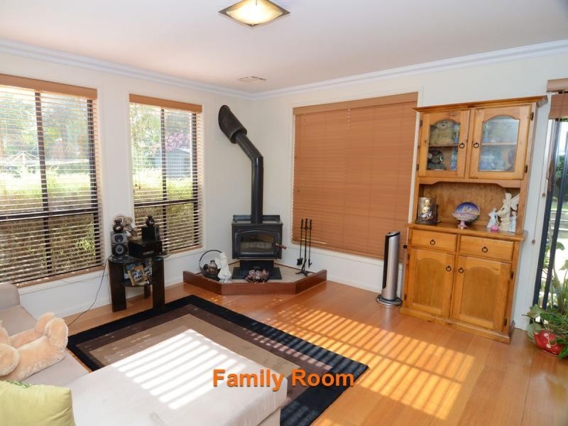 10 Kingfisher Circuit, Eden NSW 2551