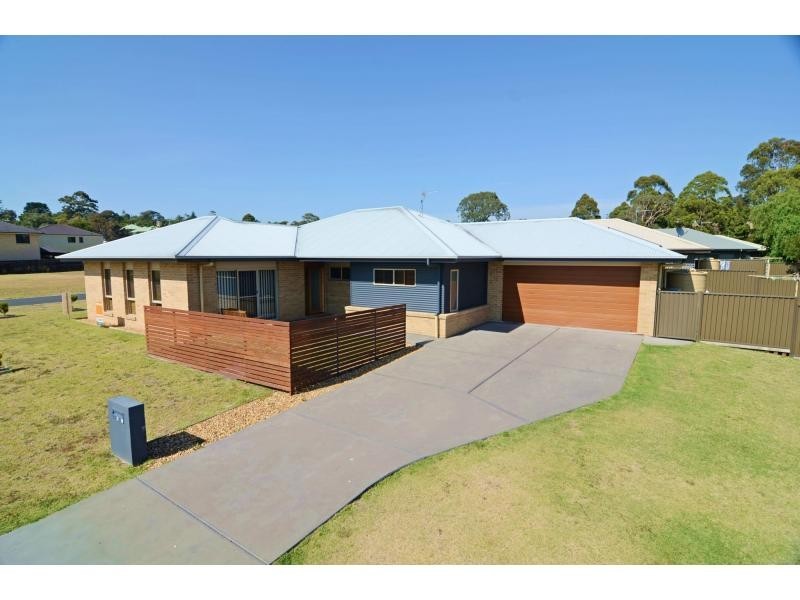9 Wave Street, Eden NSW 2551