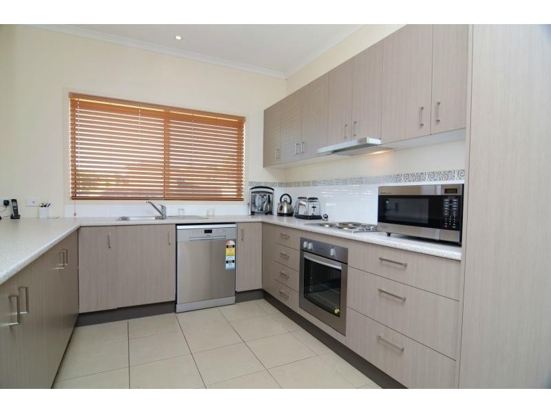 9 Wave Street, Eden NSW 2551