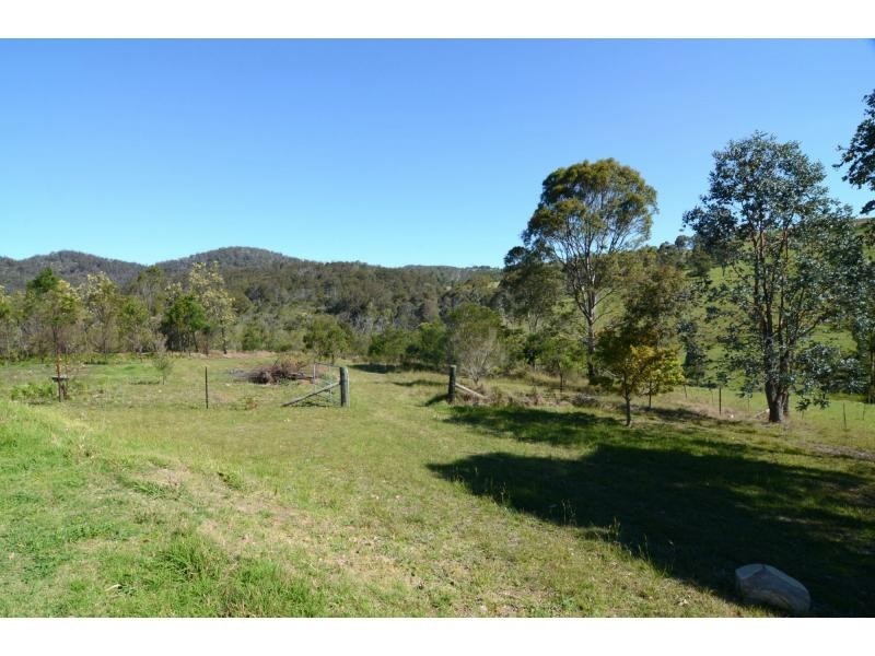 972 Back Creek Road, Lochiel NSW 2549