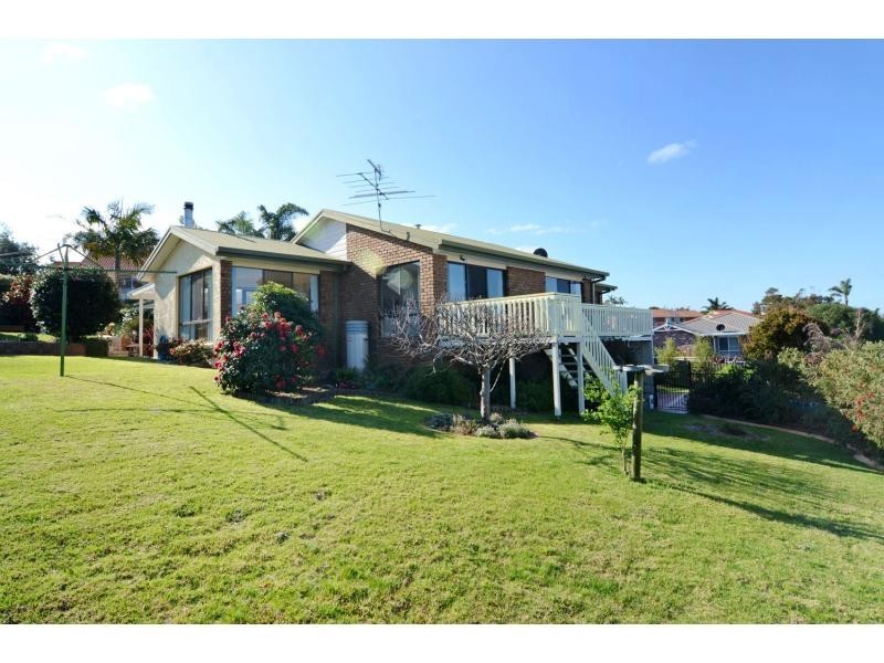 8 Beachview Court, Tura Beach NSW 2548