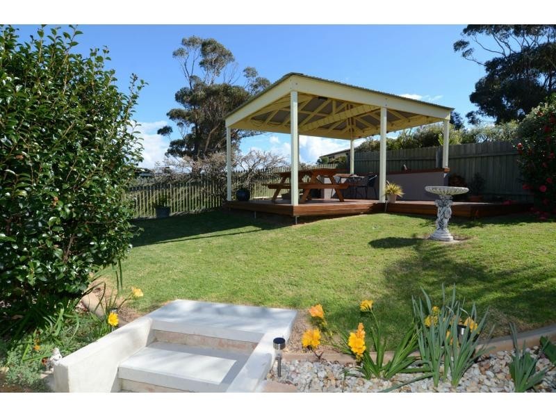 8 Beachview Court, Tura Beach NSW 2548