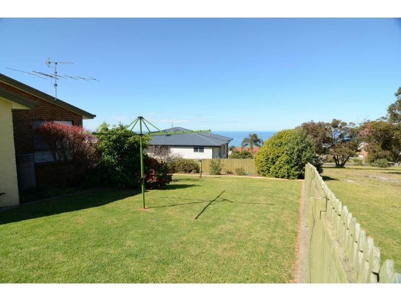 8 Beachview Court, Tura Beach NSW 2548