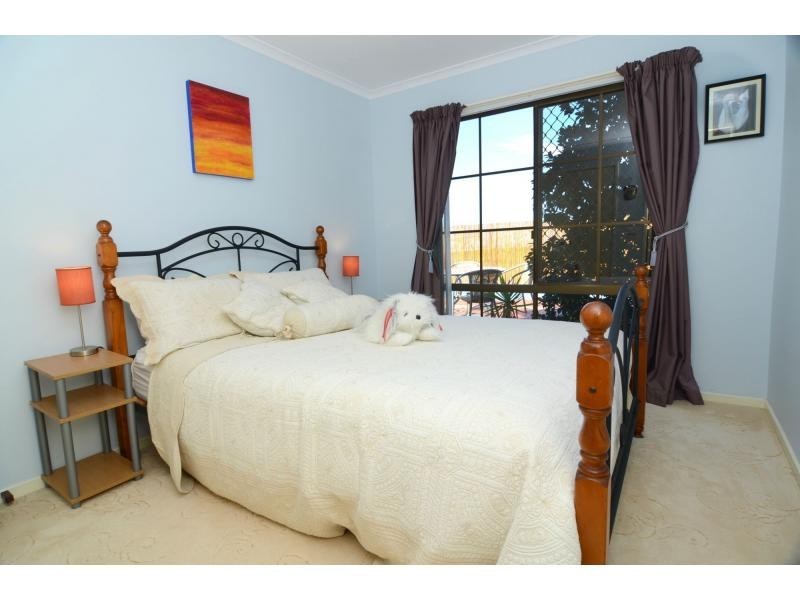 8 Beachview Court, Tura Beach NSW 2548