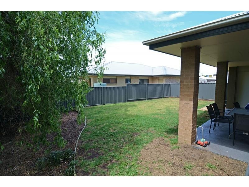7 Dolphin Crescent, Eden NSW 2551