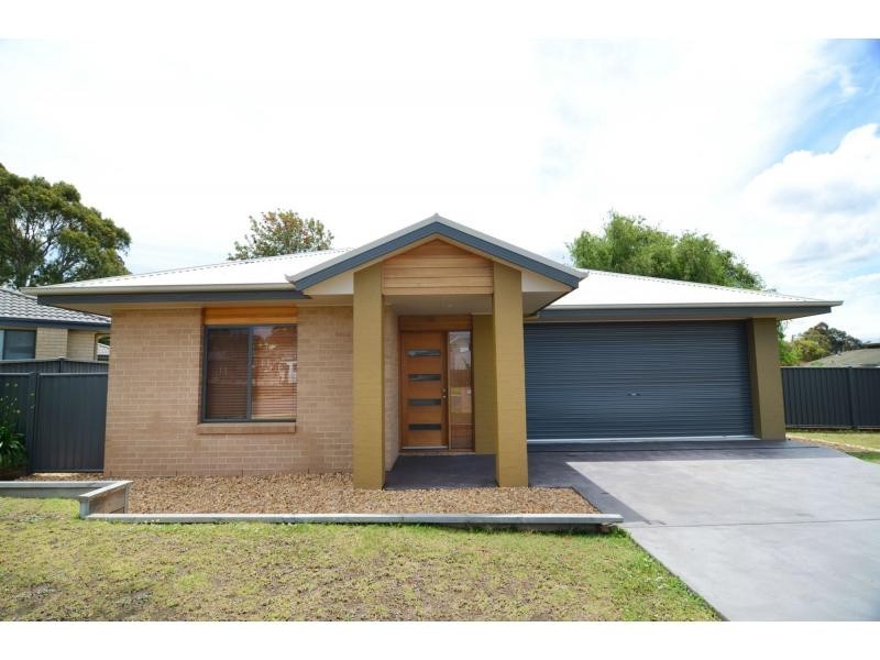 7 Dolphin Crescent, Eden NSW 2551