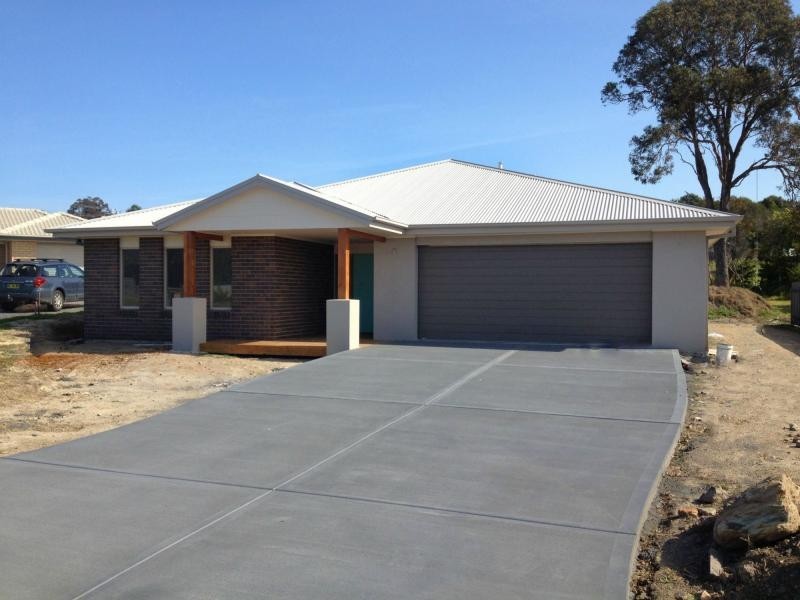 17 Dolphin Crescent, Eden NSW 2551