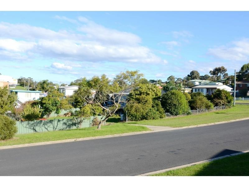 2 Maling Street, Eden NSW 2551