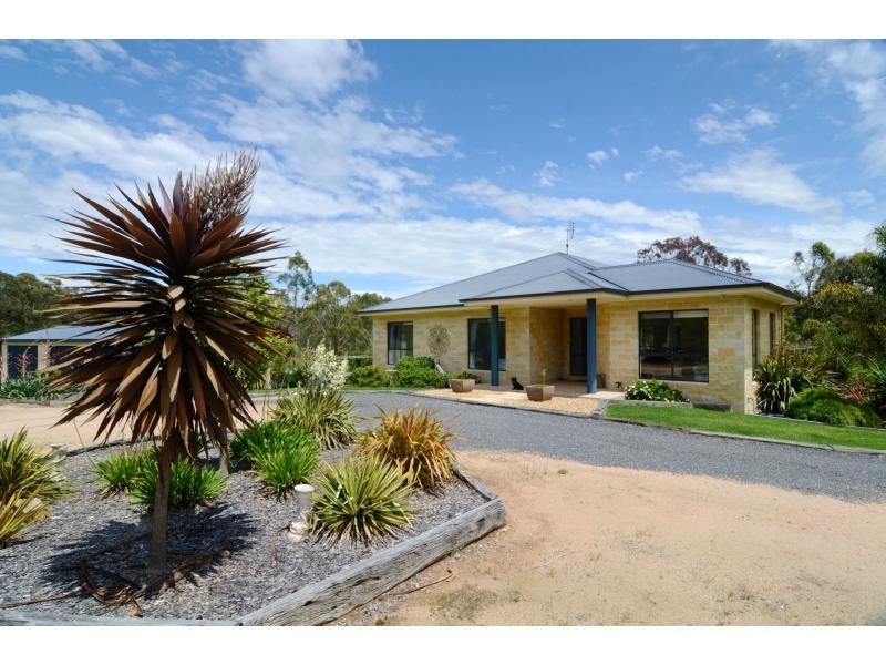 14 Walsh Close, Wolumla NSW 2550