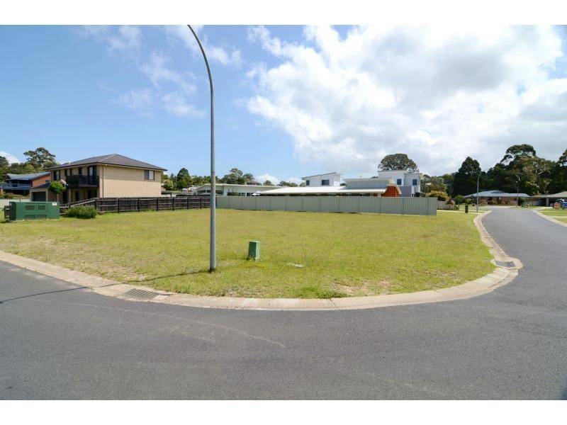 11 Wave Street, Eden NSW 2551