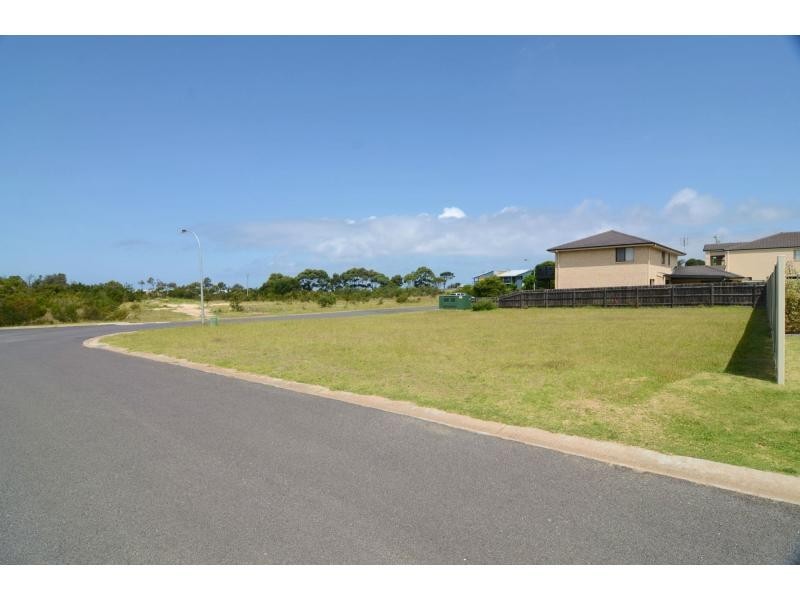 11 Wave Street, Eden NSW 2551