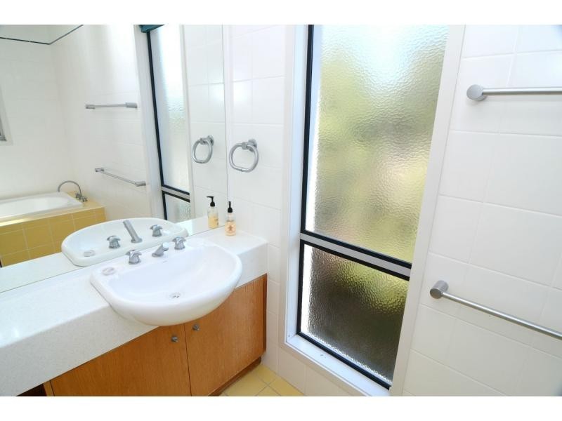 Unit 3/21 Lake Street, Eden NSW 2551