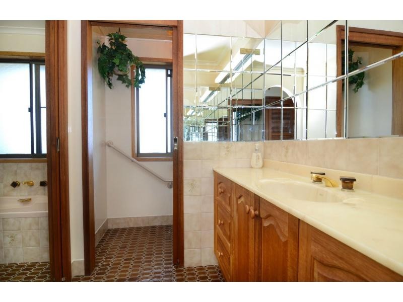 70 Sapphire Crescent, Merimbula NSW 2548